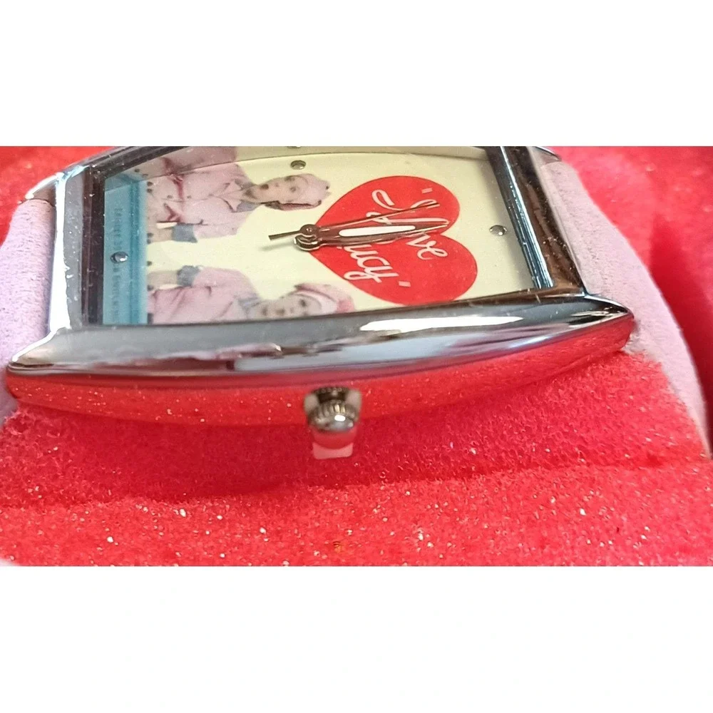 I Love Lucy Watch NWT Pink Band Chocolate Factory Job Switching Heart Tin